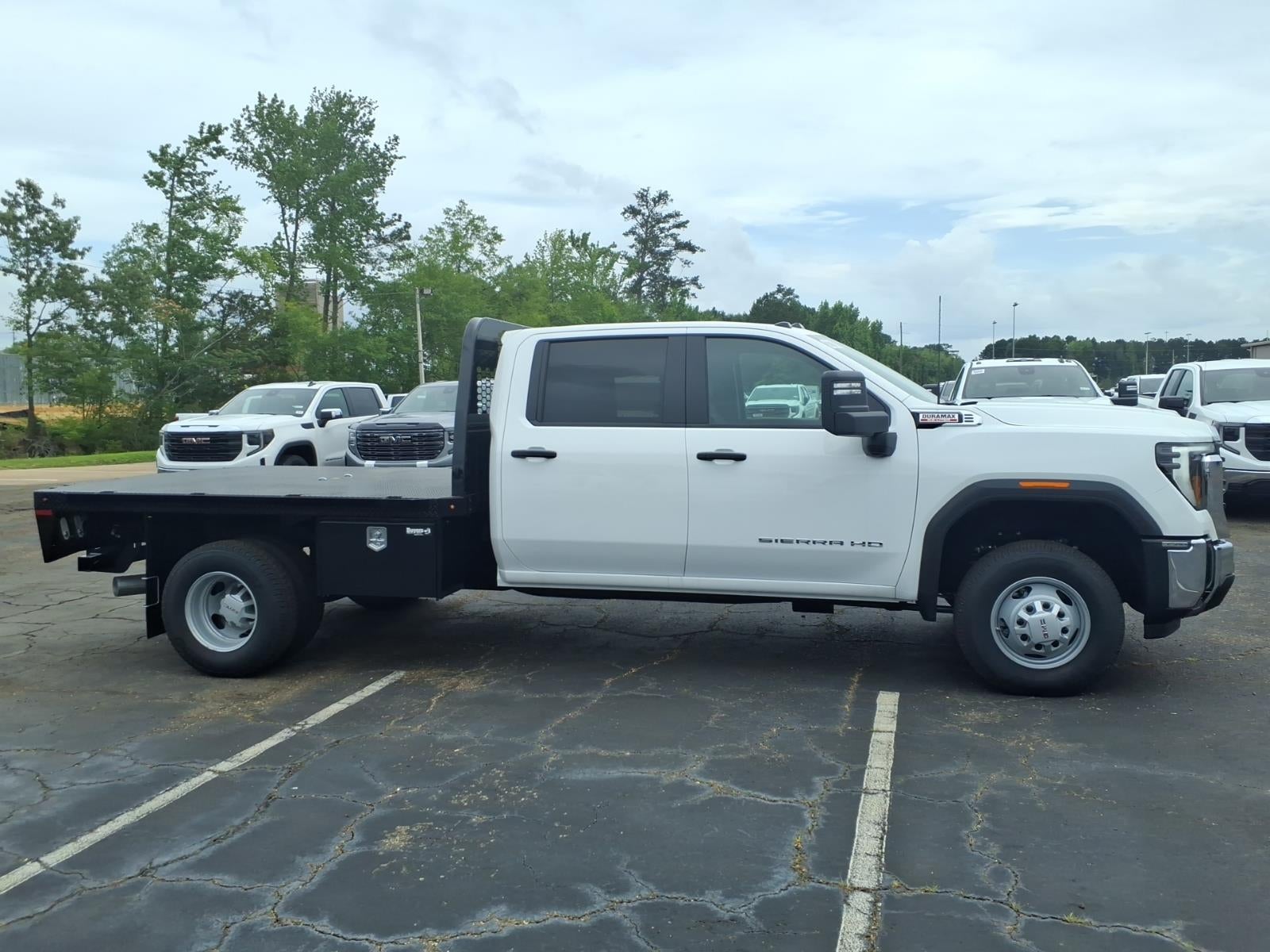 2026 GMC Sierra 3500 HD Chassis Cab Pro