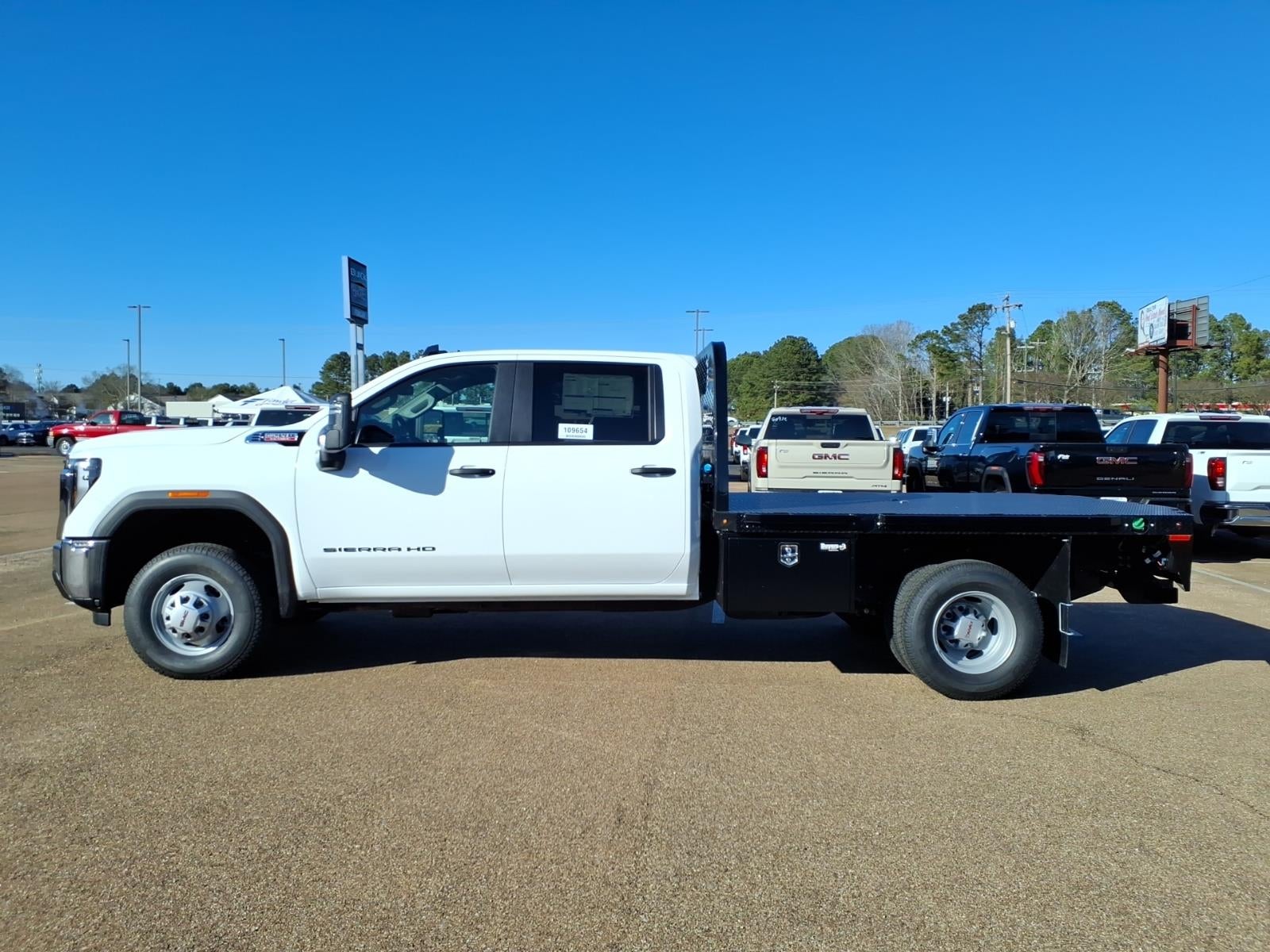 2026 GMC Sierra 3500 HD Chassis Cab Pro