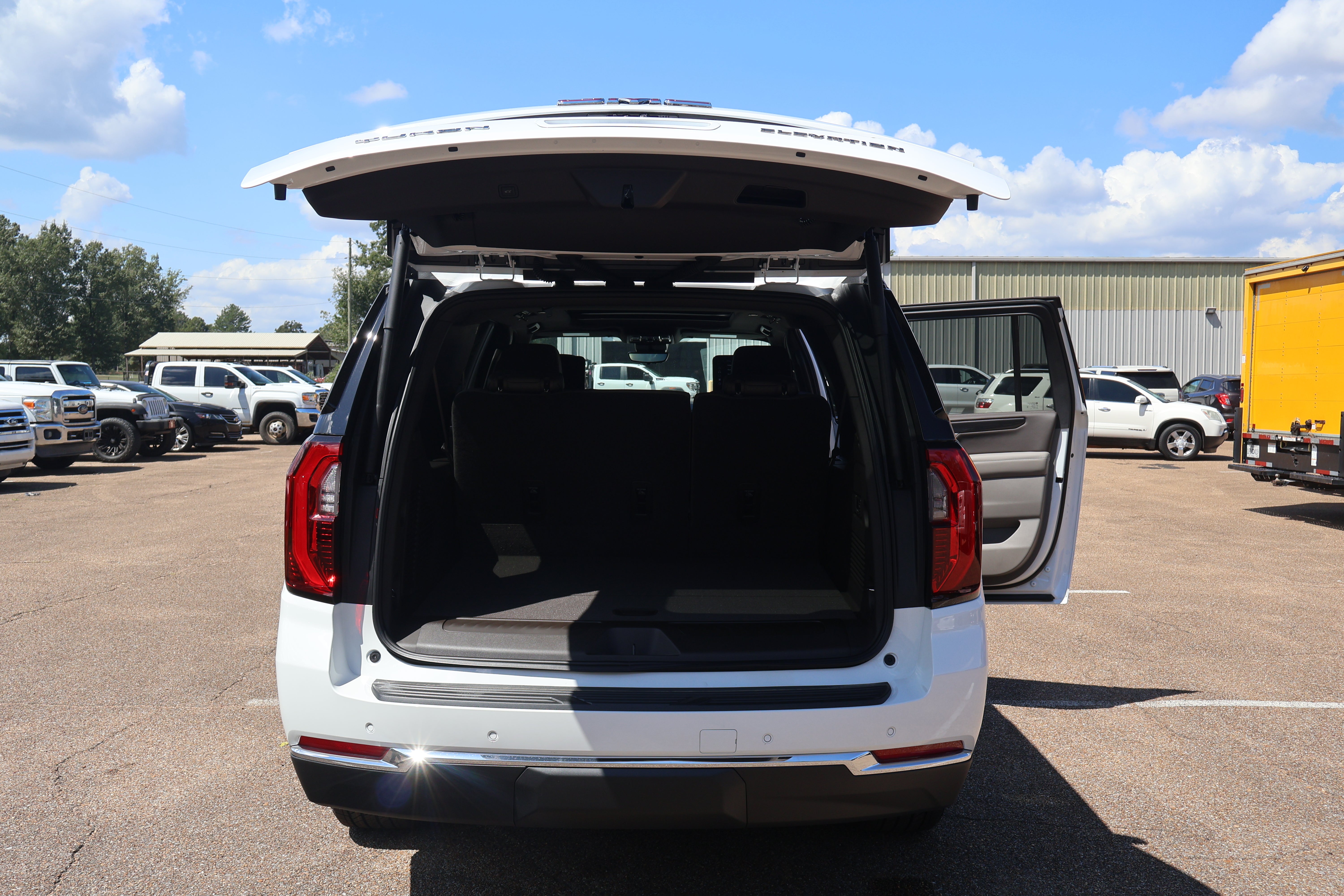 2026 GMC Yukon XL Elevation