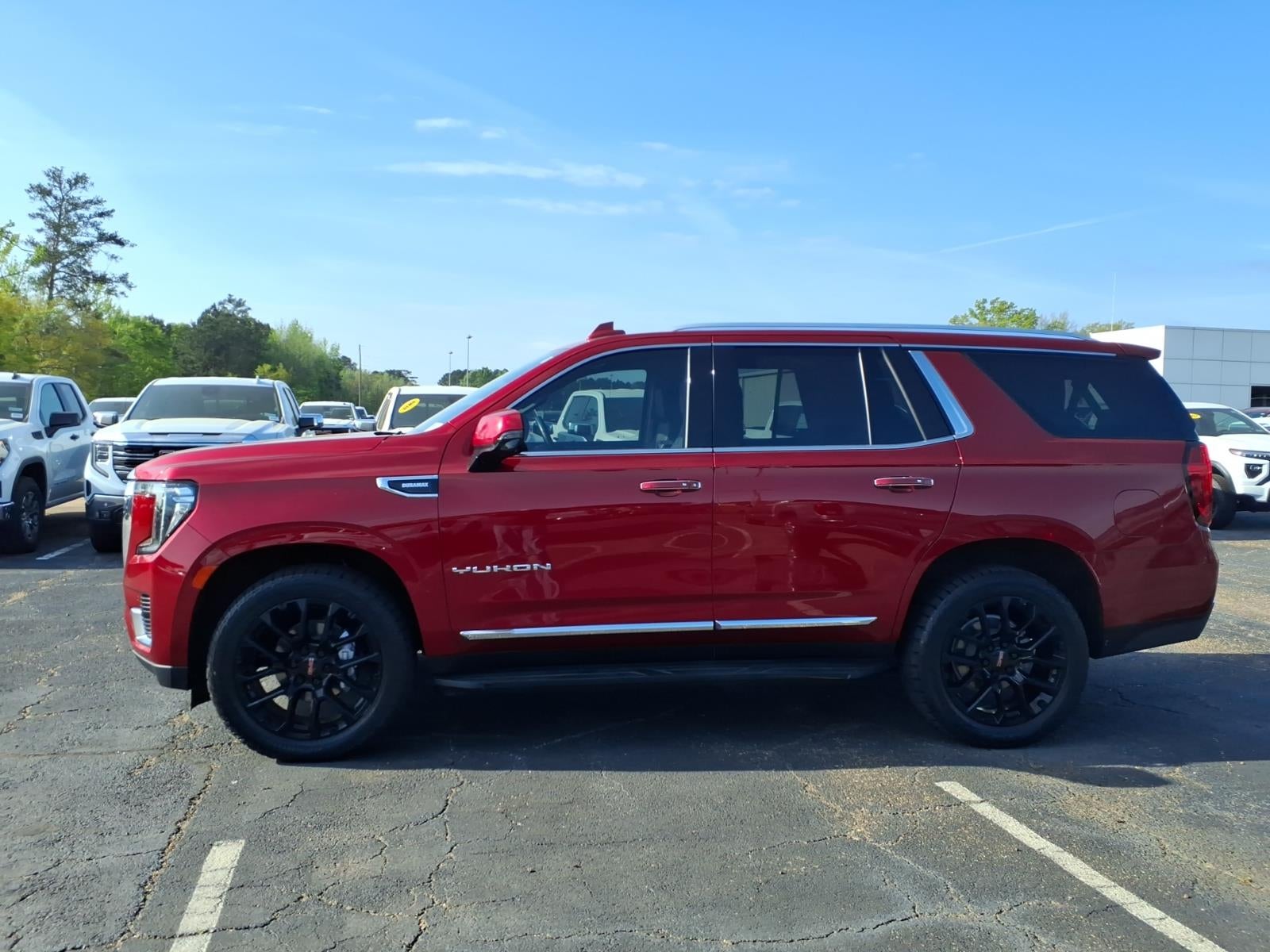 2023 GMC Yukon SLT