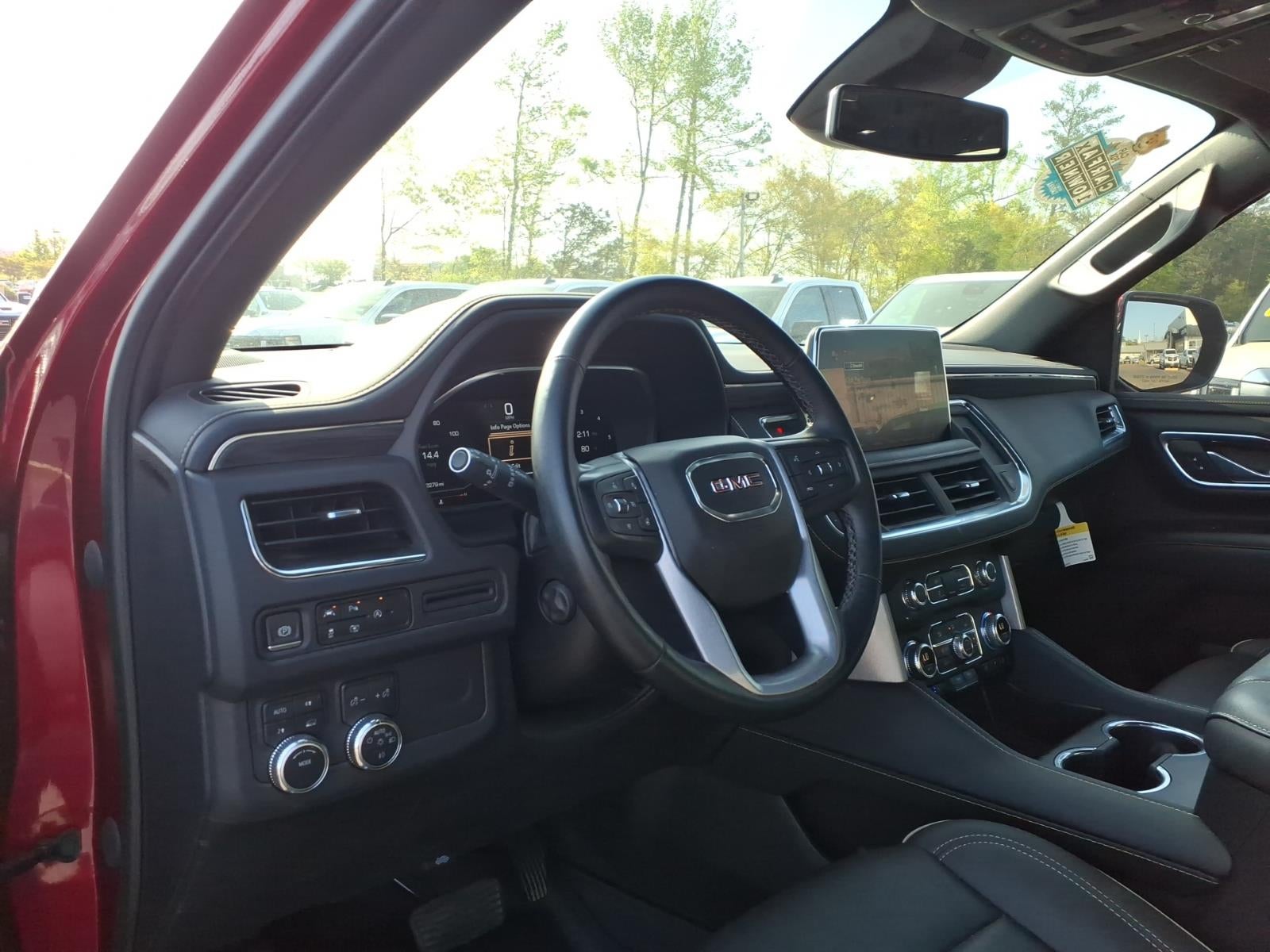 2023 GMC Yukon SLT