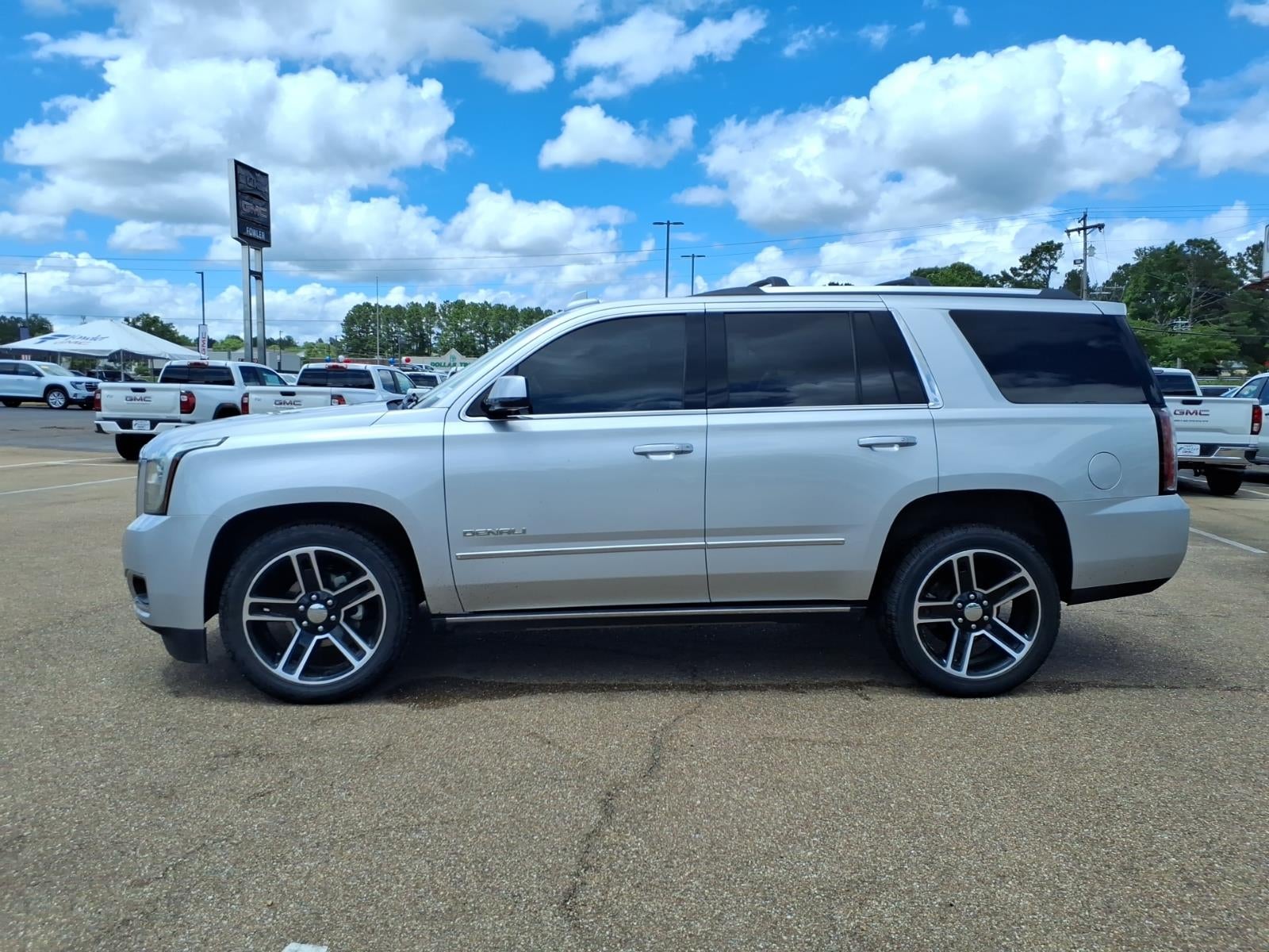 2019 GMC Yukon 4WD Denali's photo