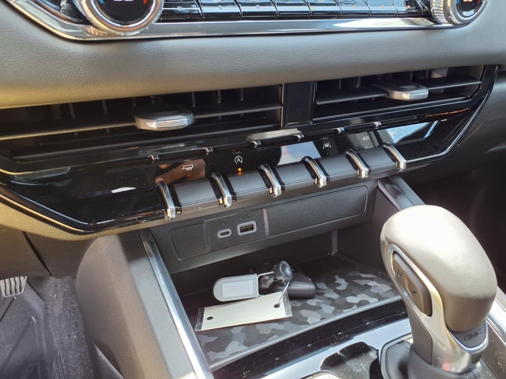 2025 GMC Canyon Elevation