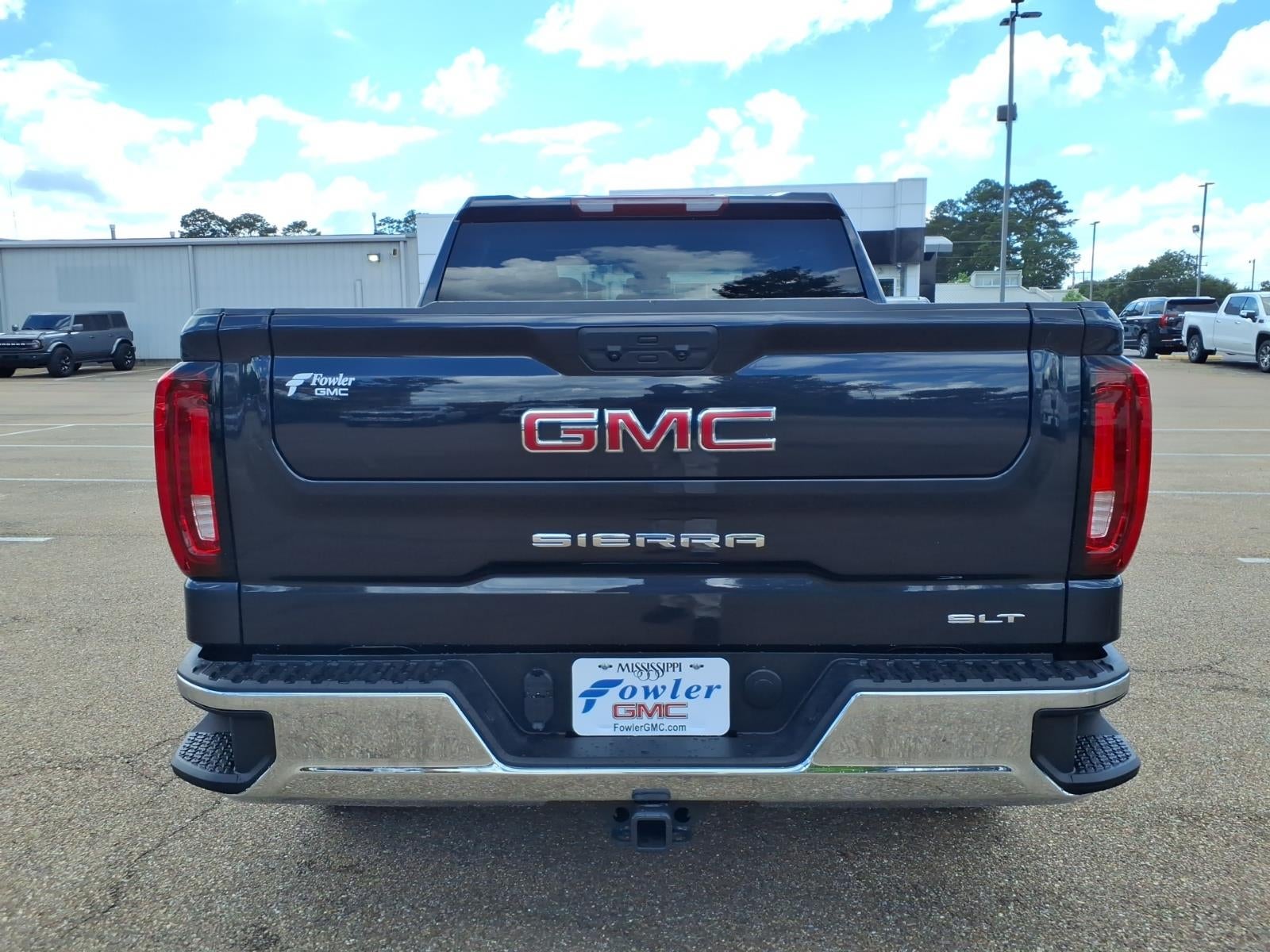 2025 GMC Sierra 1500 SLT