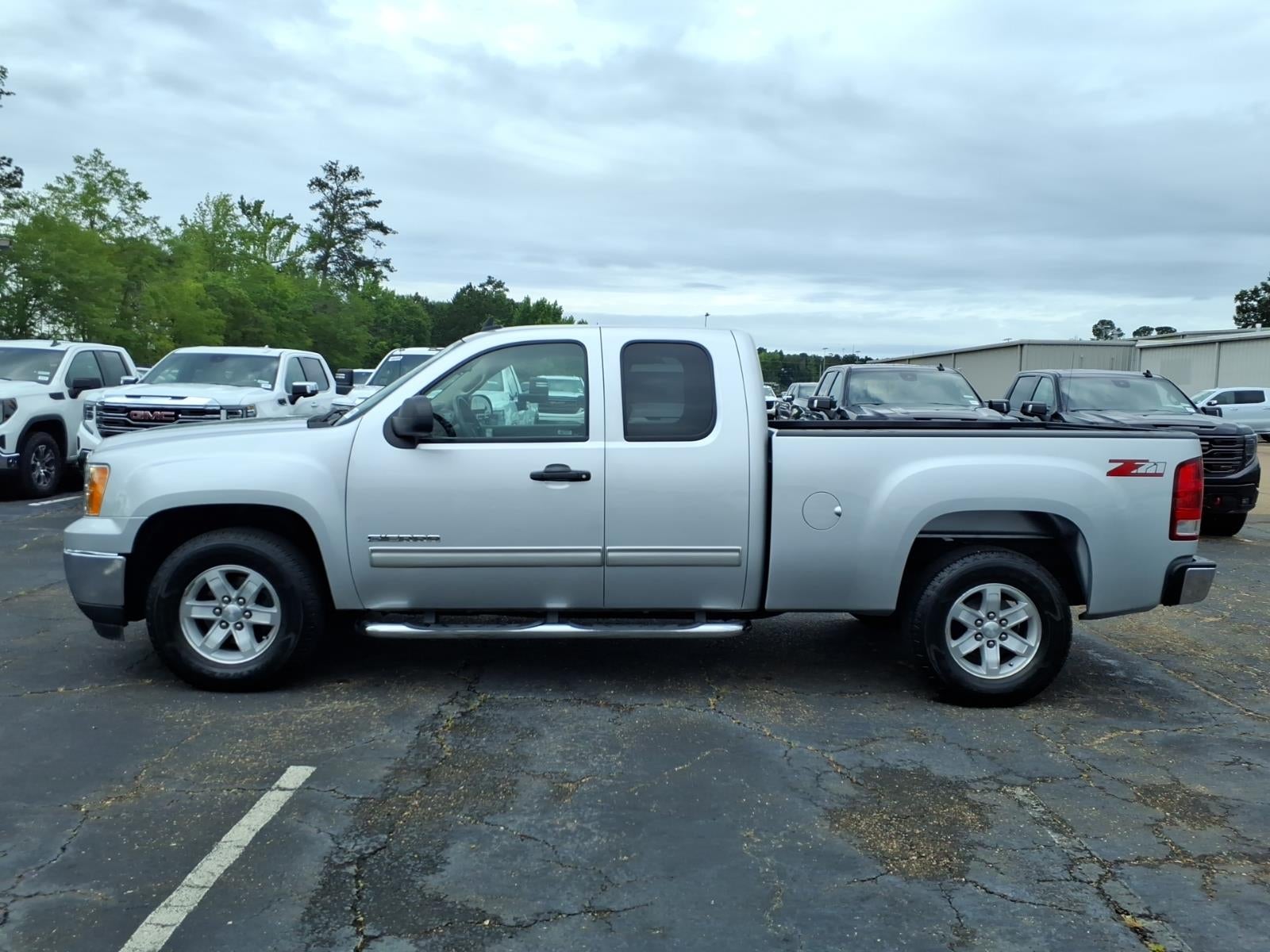 2012 GMC Sierra 2WD Extended Cab SLE LWB's photo