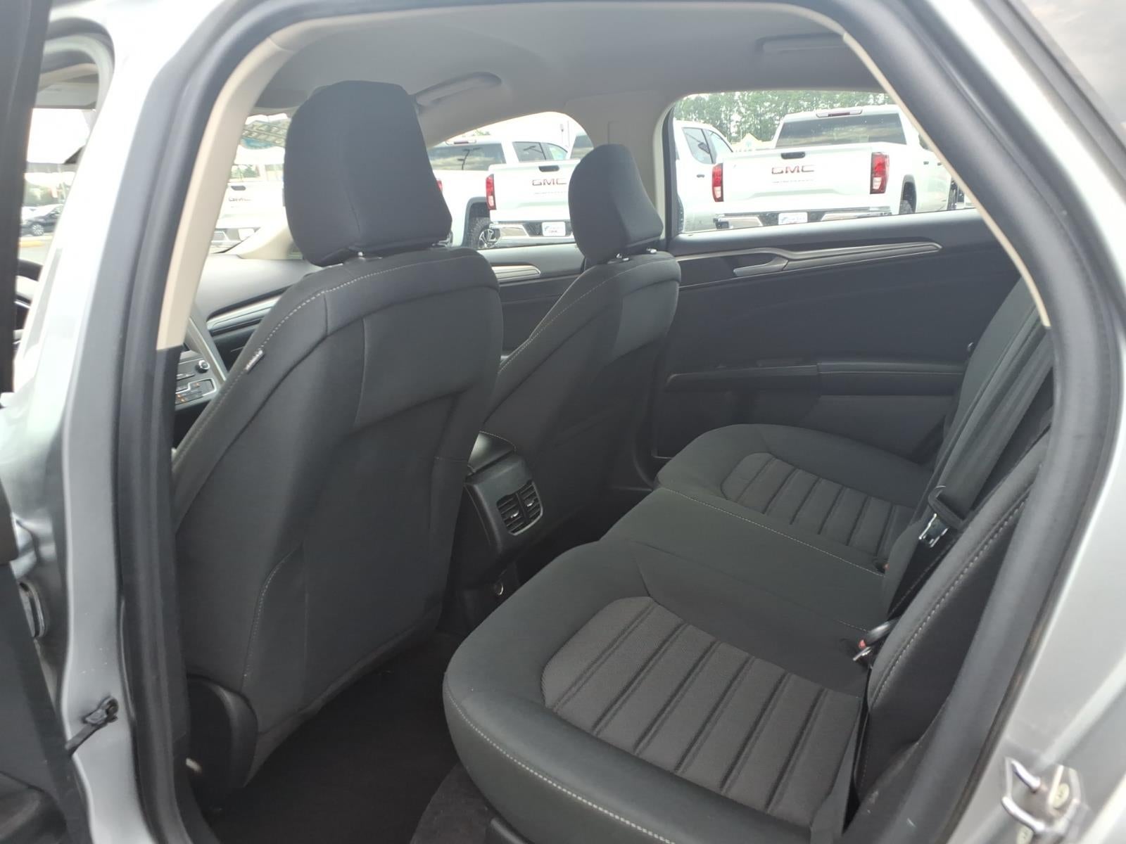 2020 Ford Fusion SE
