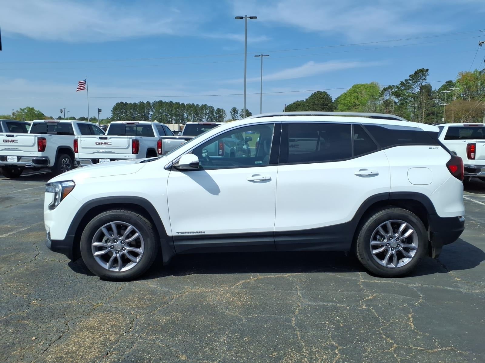 2023 GMC Terrain SLT