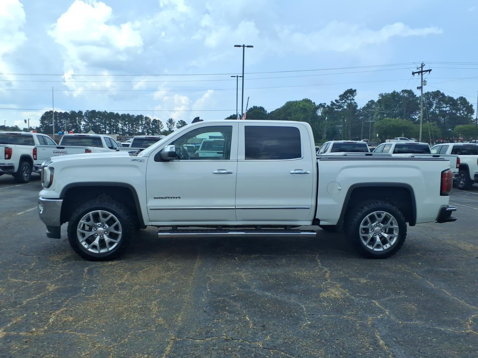 2018 GMC Sierra 4WD Crew Cab Short Box SLT's photo