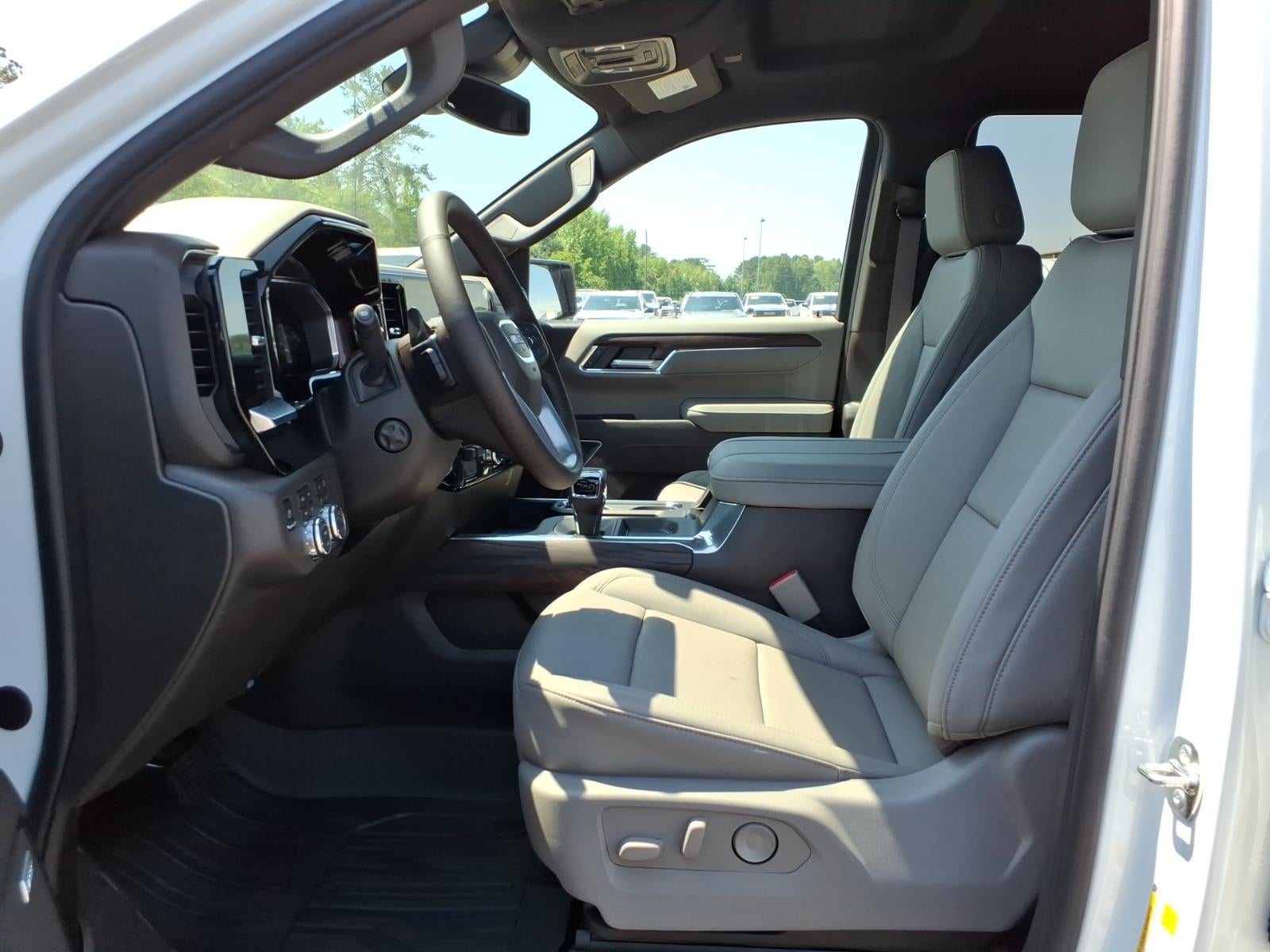 2026 GMC Sierra 1500 SLT - Photo 18