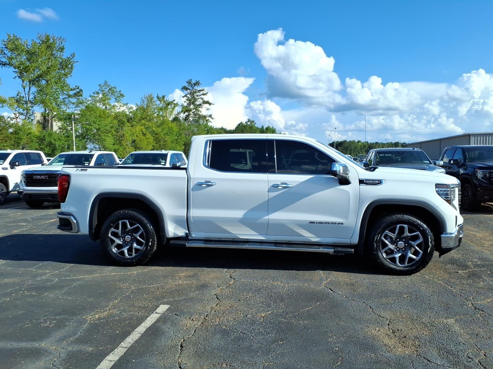 2023 GMC Sierra 1500 SLT