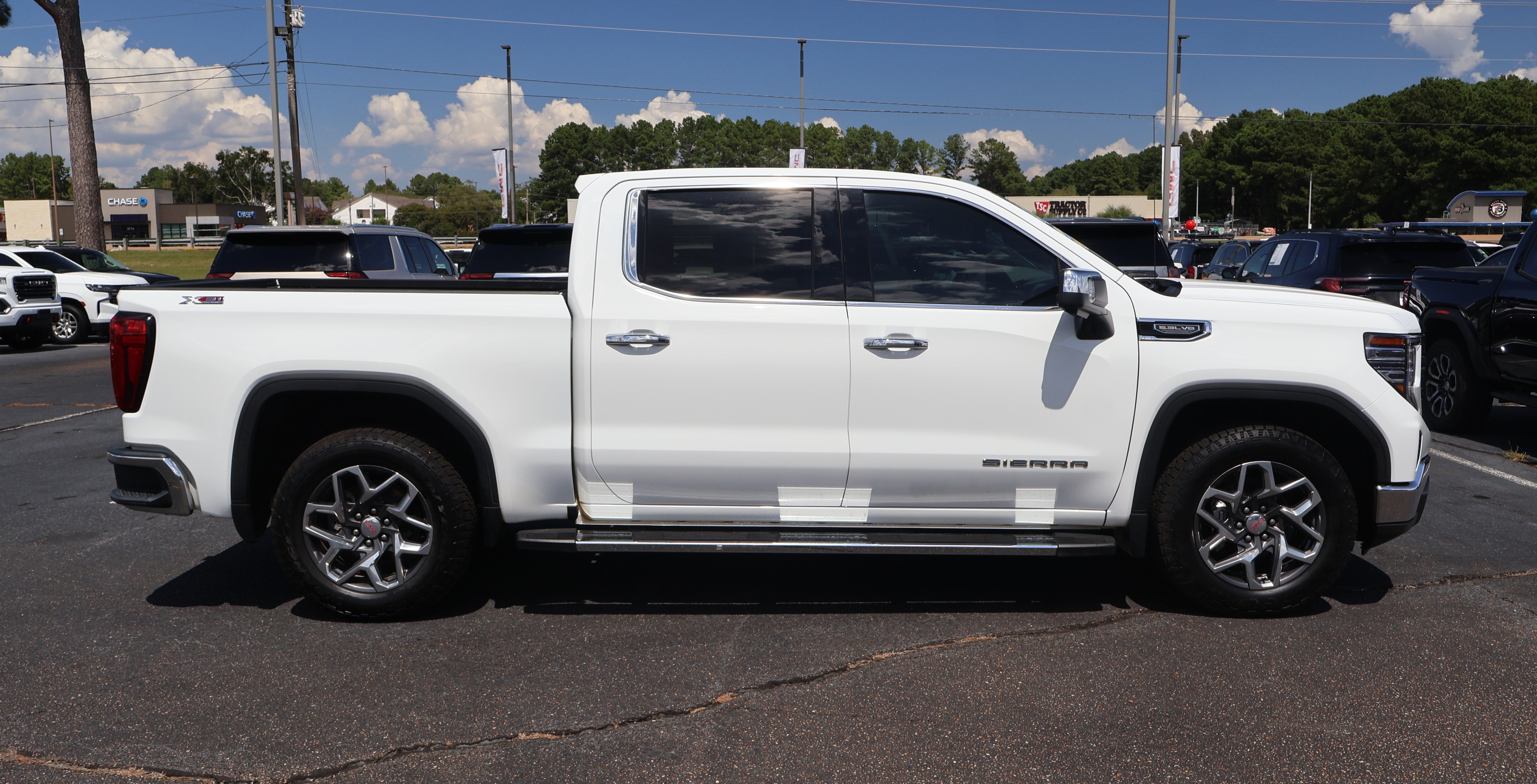2023 GMC Sierra 1500 SLT