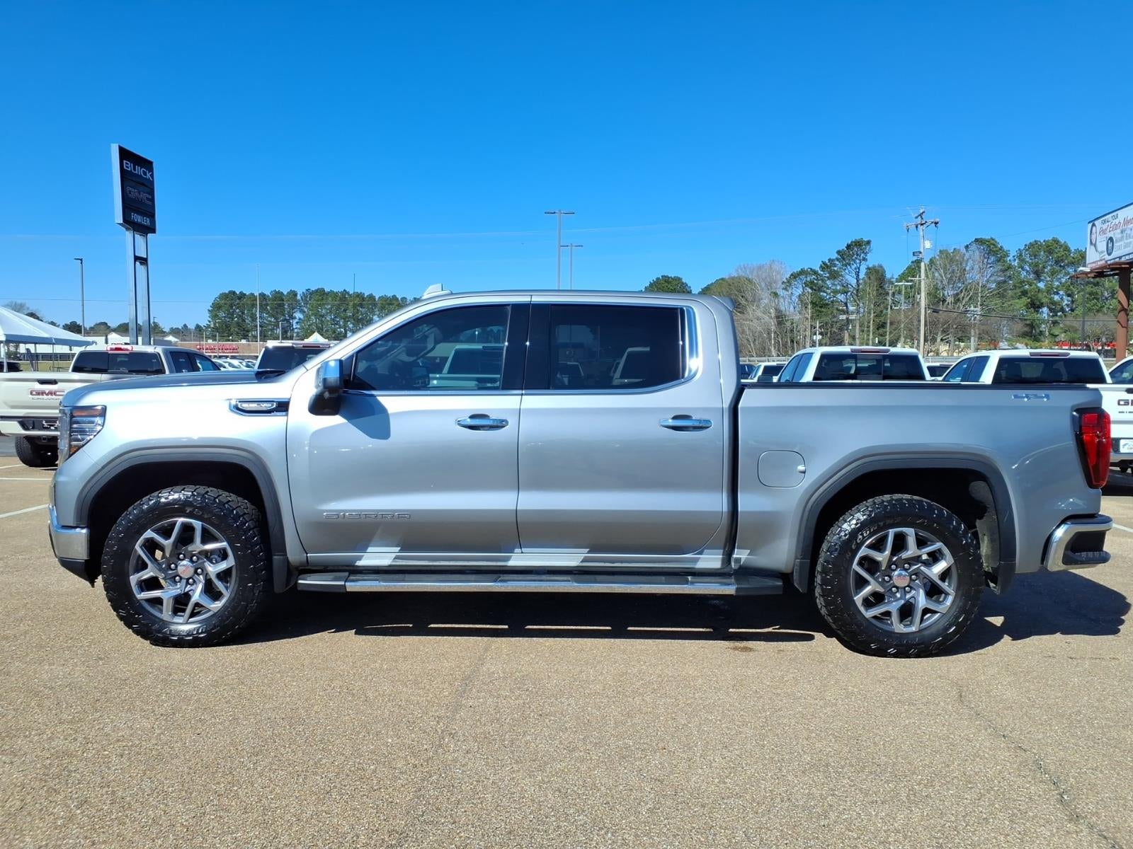 2023 GMC Sierra 1500 SLT