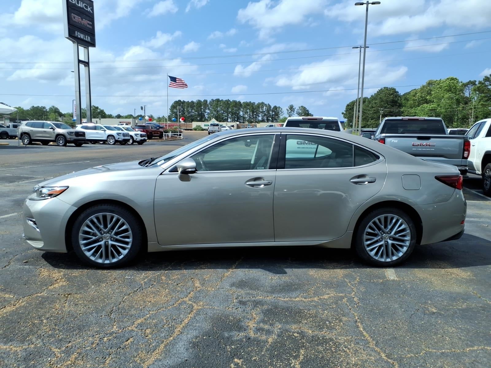 2016 Lexus ES 350 350's photo