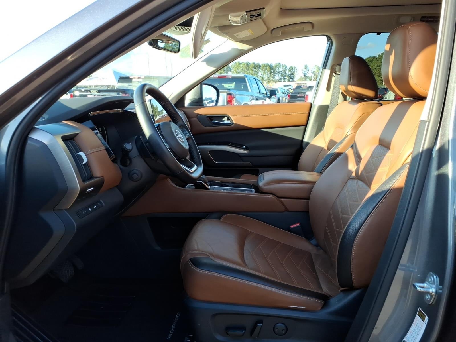 2023 Nissan Pathfinder Platinum