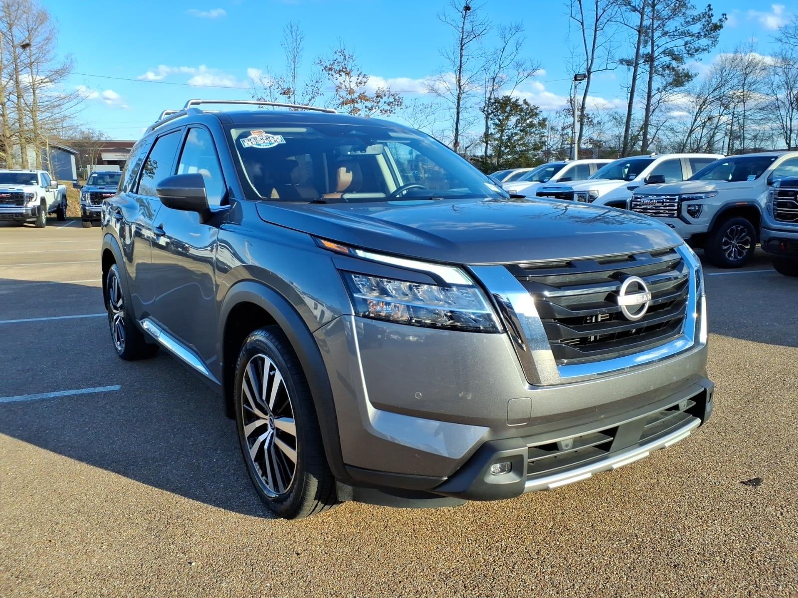 2023 Nissan Pathfinder Platinum
