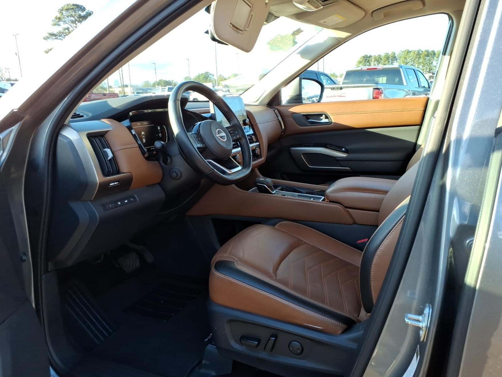 2023 Nissan Pathfinder Platinum