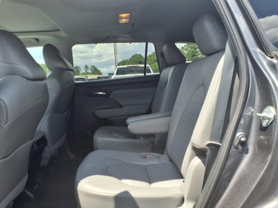 2022 Toyota Highlander XLE