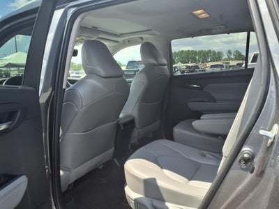 2022 Toyota Highlander XLE