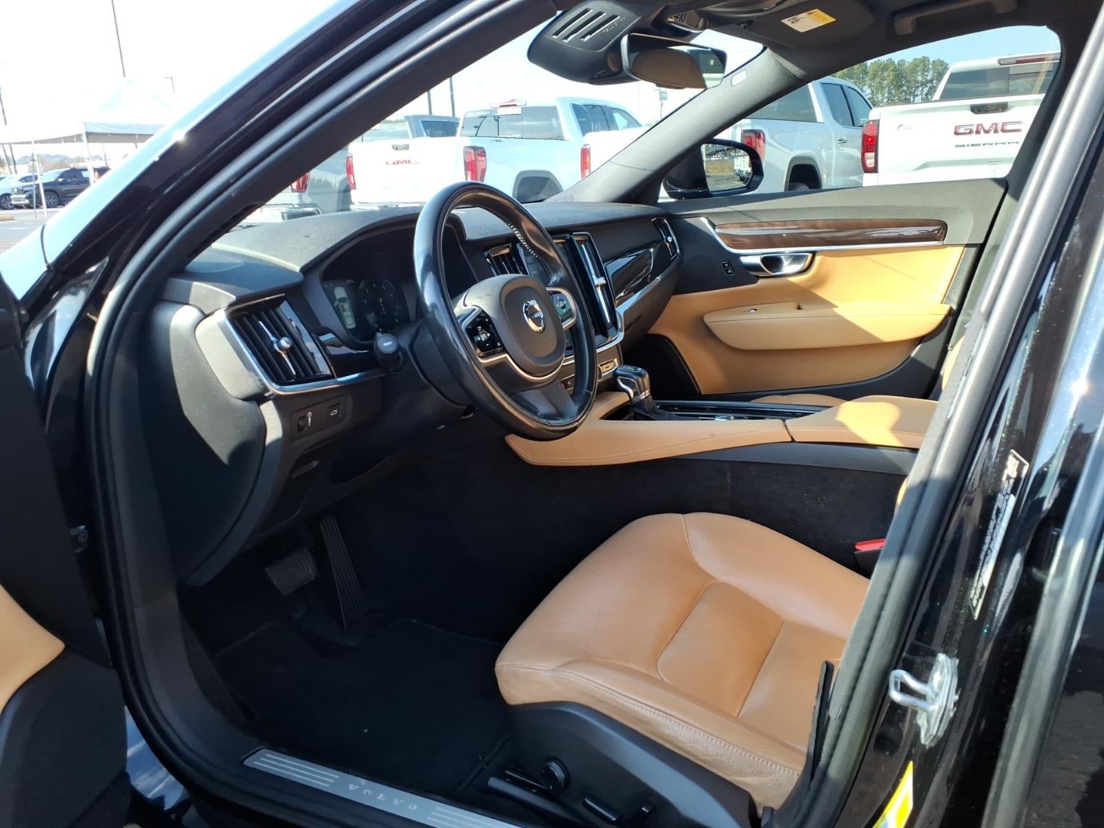 2018 Volvo S90 Momentum