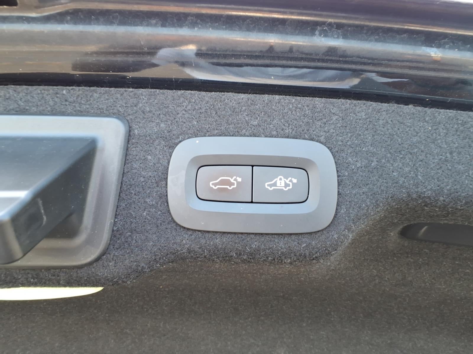 2018 Volvo S90 Momentum