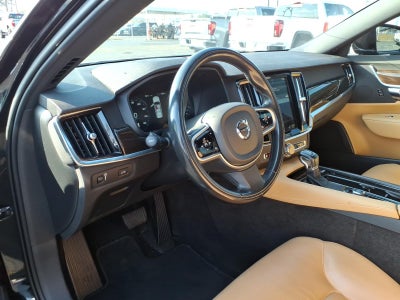 2018 Volvo S90 Momentum